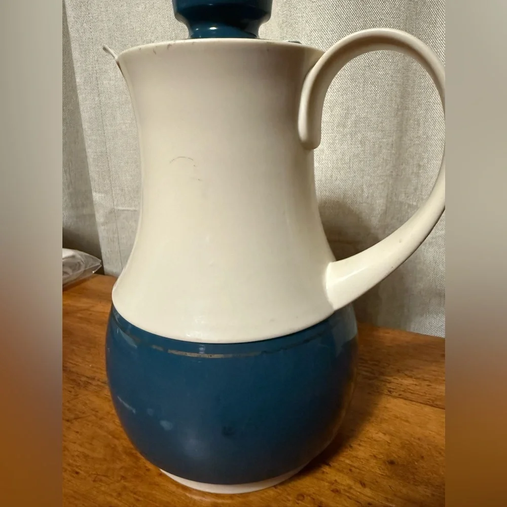 Vintage Thermos Pitcher #570 Plastic&Insulated Glass- Hot/Cold - Twist Off Lid